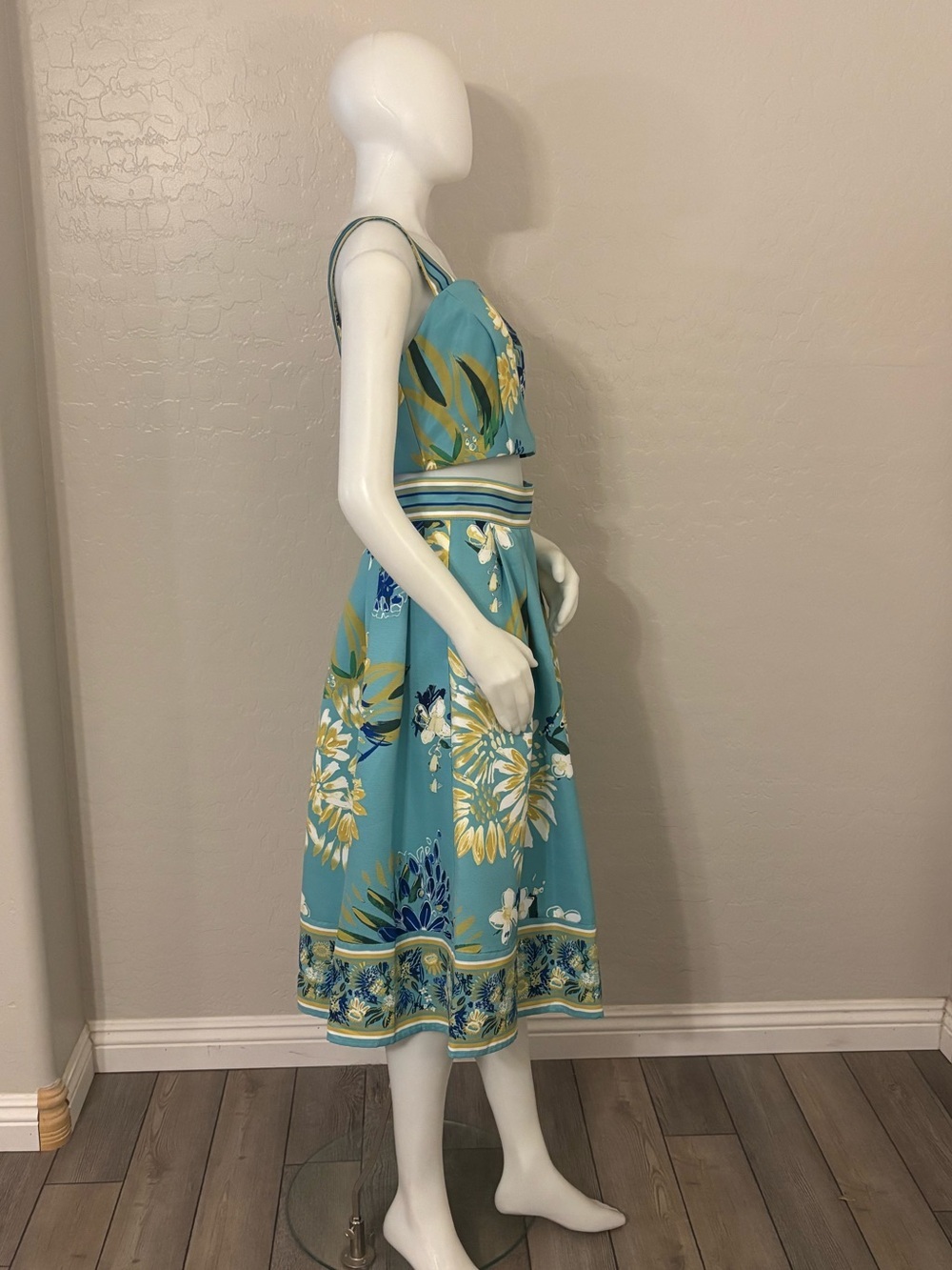 New York & Co X Eva Mendes Silene Crop Top and Skirt Set Size 6 - Picture 8 of 16
